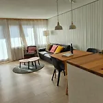 Nr.22,haus Azurit * グレヘン
